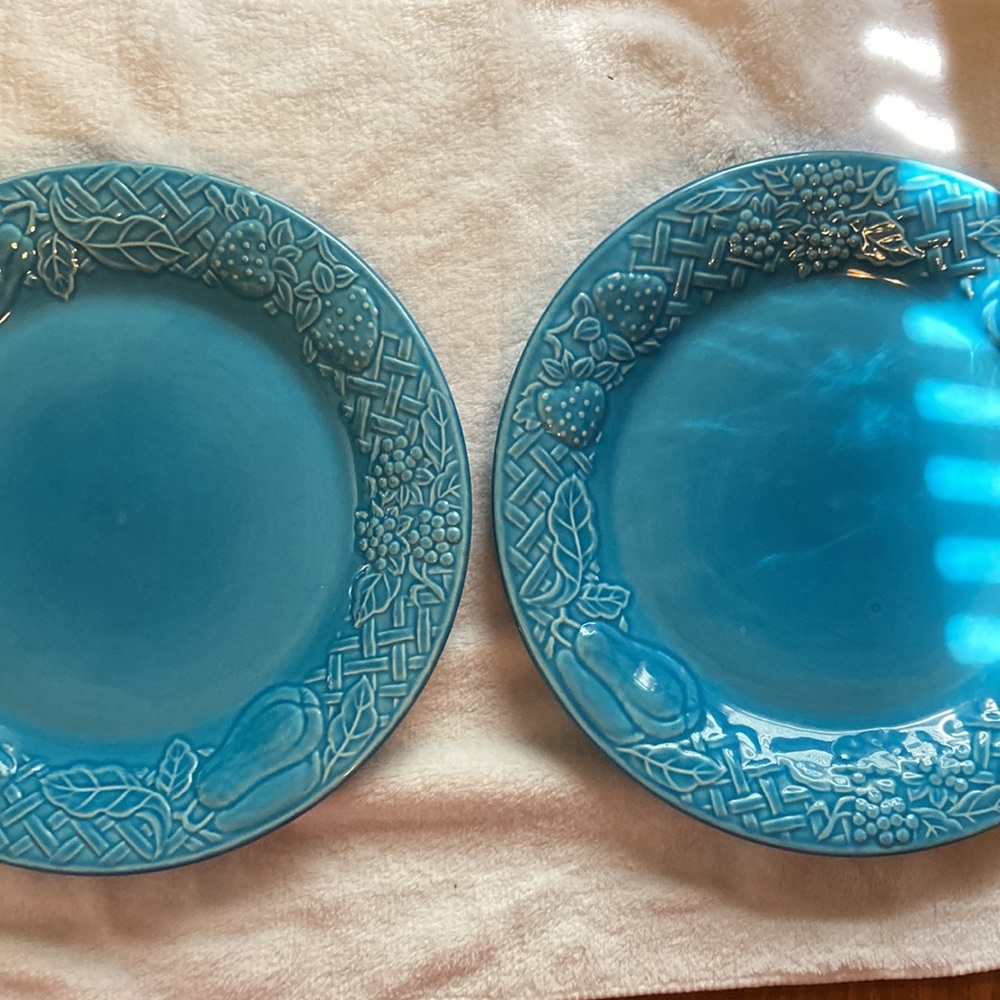 2 plates NEWCOR STONEWARE Made in China